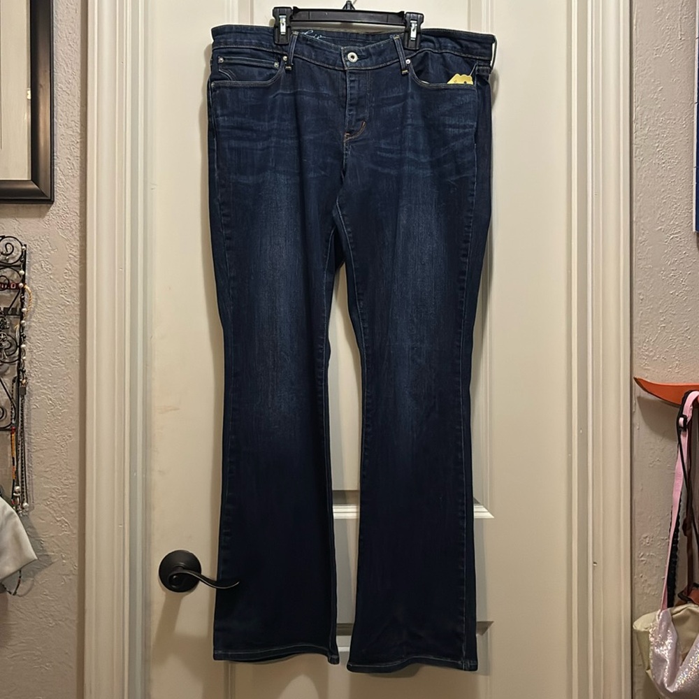 Women's Levi’s San Francisco Blue Jeans Demi Curve size 33 boot cut